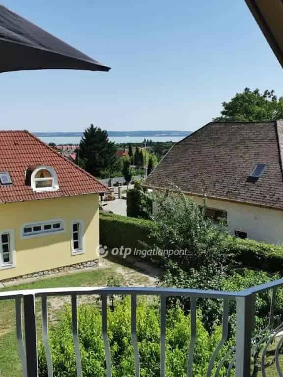 Balatonfüred 17 szobás családi ház eladó
