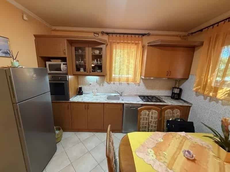 Ház Kiadó , Kecskeméti járás, Alföld és Észak