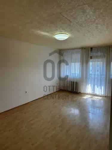 Pécsi eladó panel lakás, H503139
