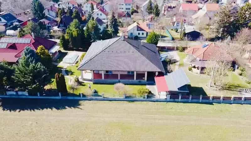 Ház Kiadó , 3, Duna sor, Verőce, Közép-Magyarország