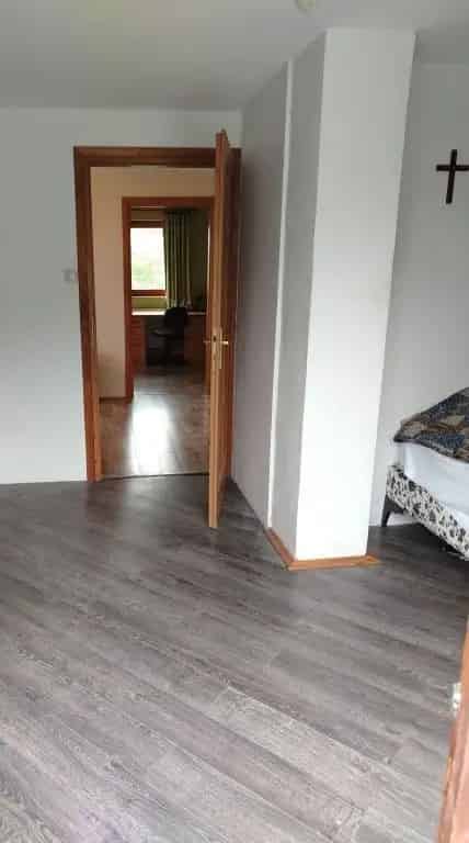 Ház Kiadó , Szentendre, Közép-Magyarország