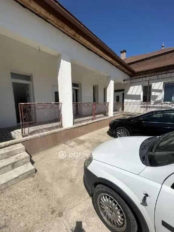 Ház Kiadó , Aszódi járás, Közép-Magyarország