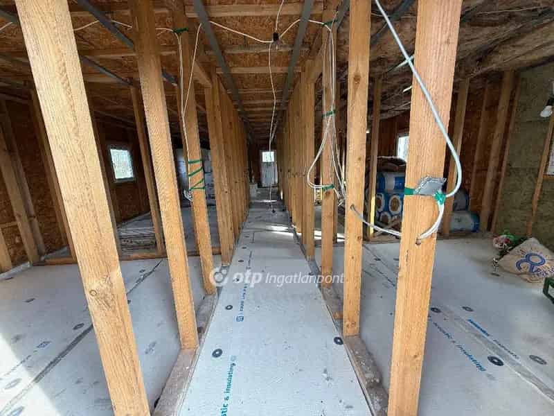 Ház Kiadó , Dabasi járás, Közép-Magyarország