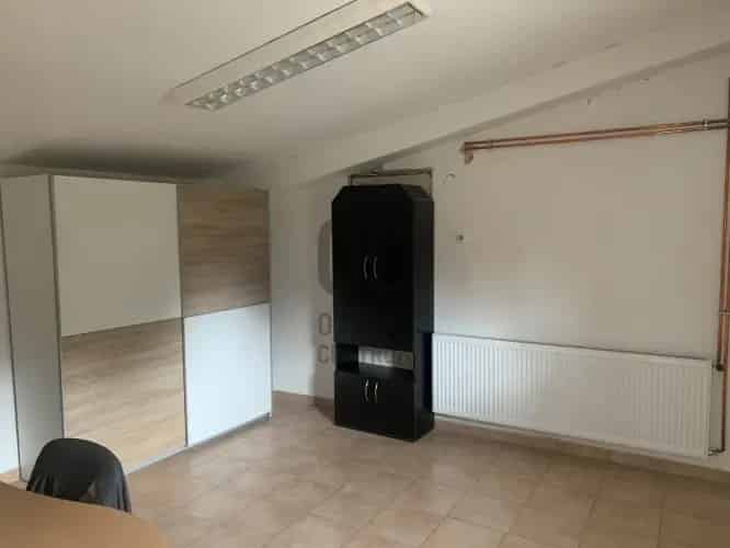 Becsehelyi eladó kereskedelmi ingatlan, UZ014891
