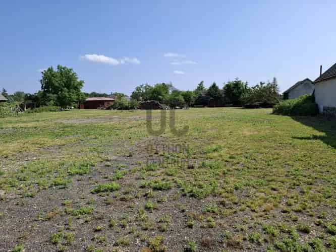 Nemeskoltai eladó telek 1925m² - Összközműves