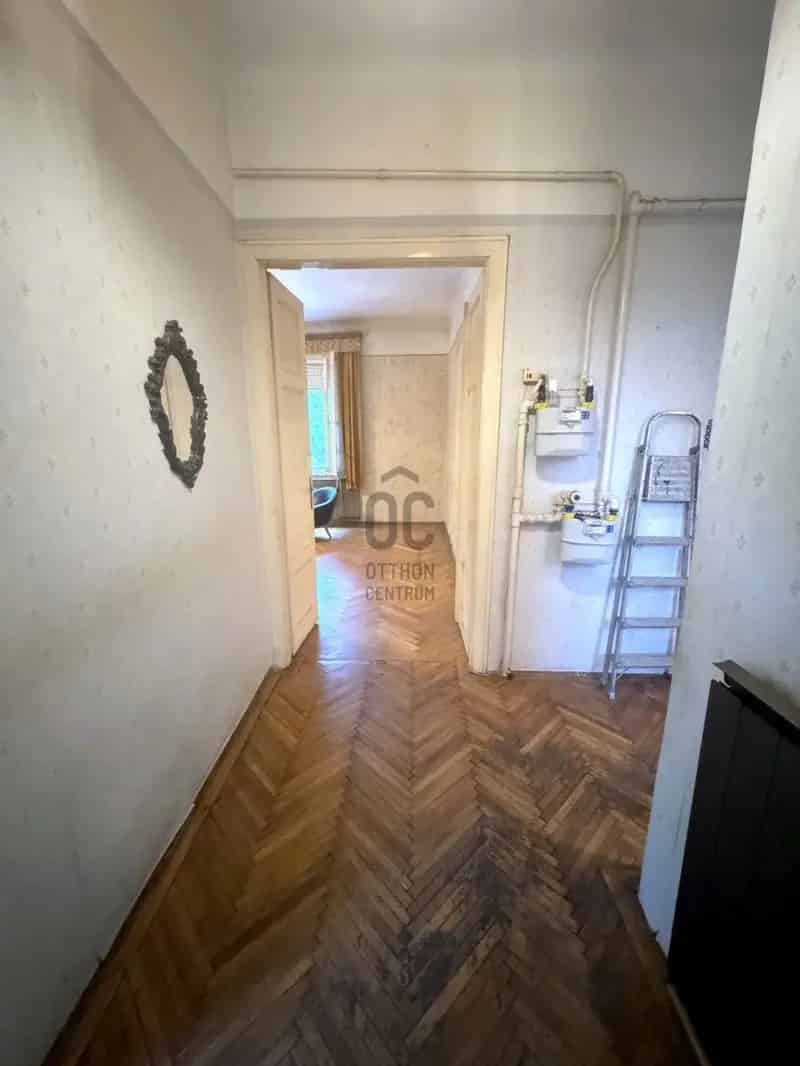 Ház Kiadó , Budapest, Közép-Magyarország