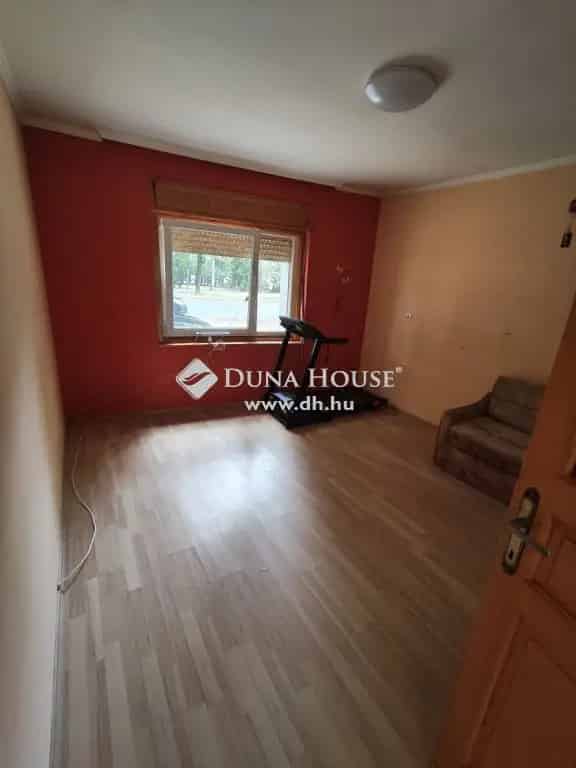 81 m2-es családi ház eladó garázzsal