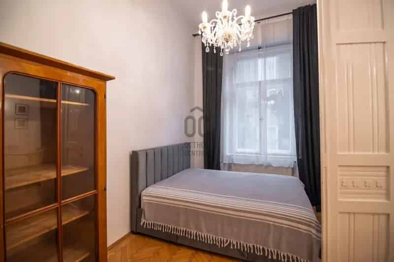 VII Kerület Polgári Lakás Eladó - Nappali + 2 Szoba