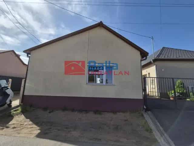 Debrecen , Hold utca
