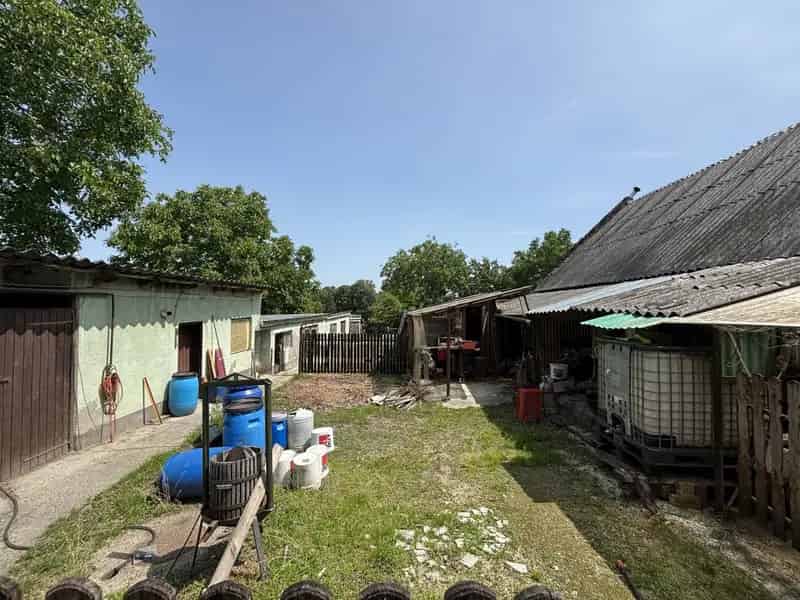 2010 m2-es telken fekvő felújított családi ház eladó