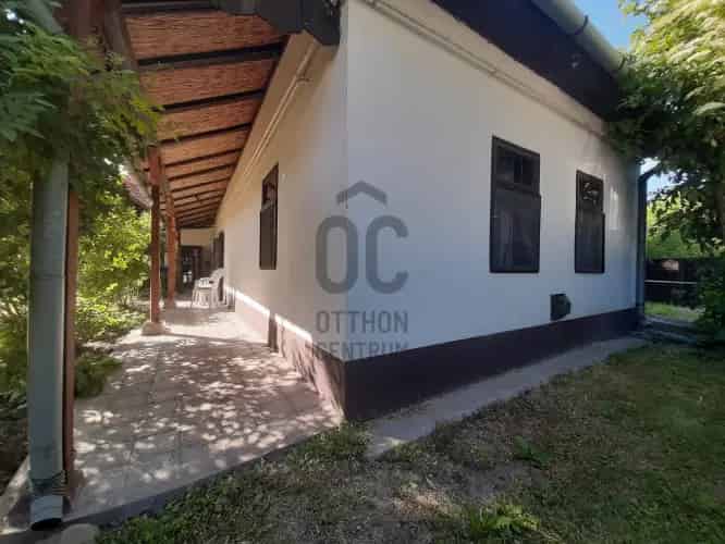 Poroszlói eladó családi ház, H497060
