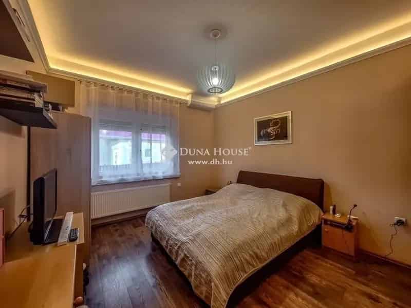 Ház Kiadó , Monori járás, Közép-Magyarország