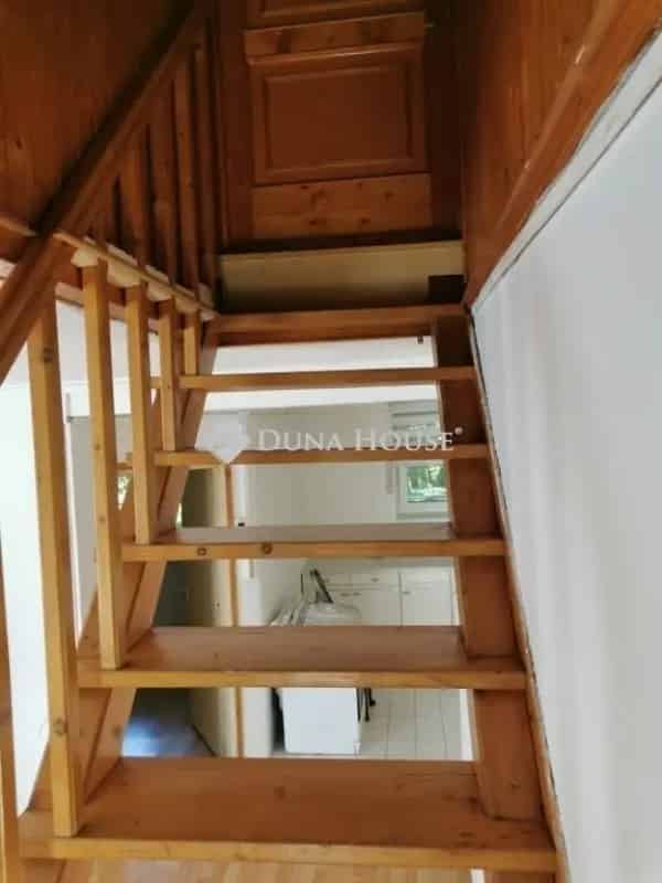 Ház Kiadó , Esztergomi járás, Dunántúl