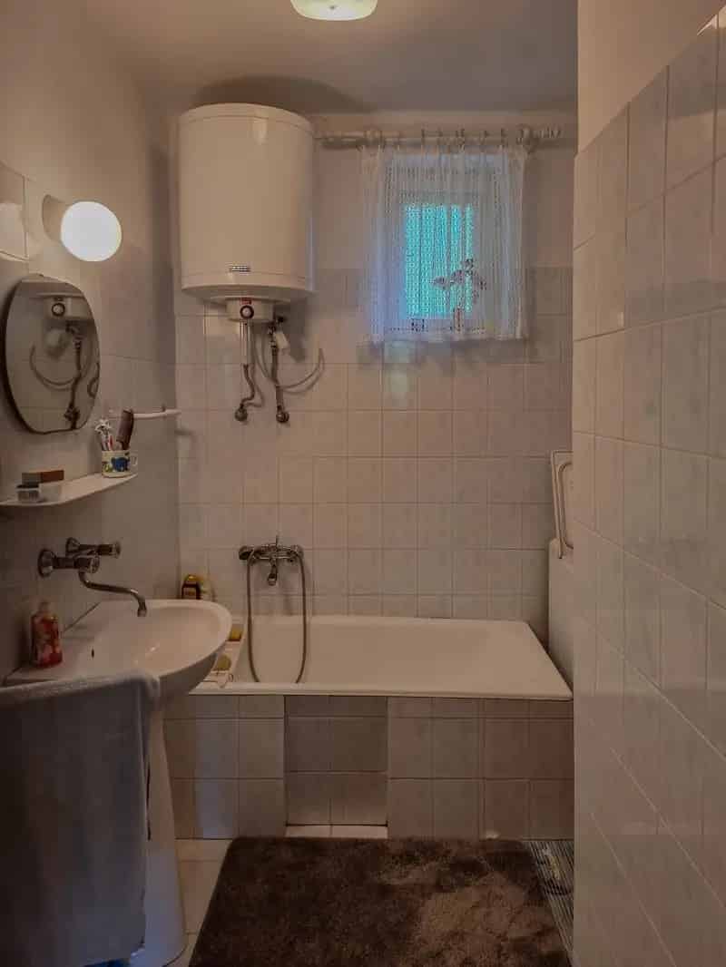 Ház Kiadó , Bajai járás, Alföld és Észak