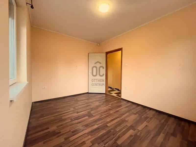 Ház Kiadó , Monori járás, Közép-Magyarország