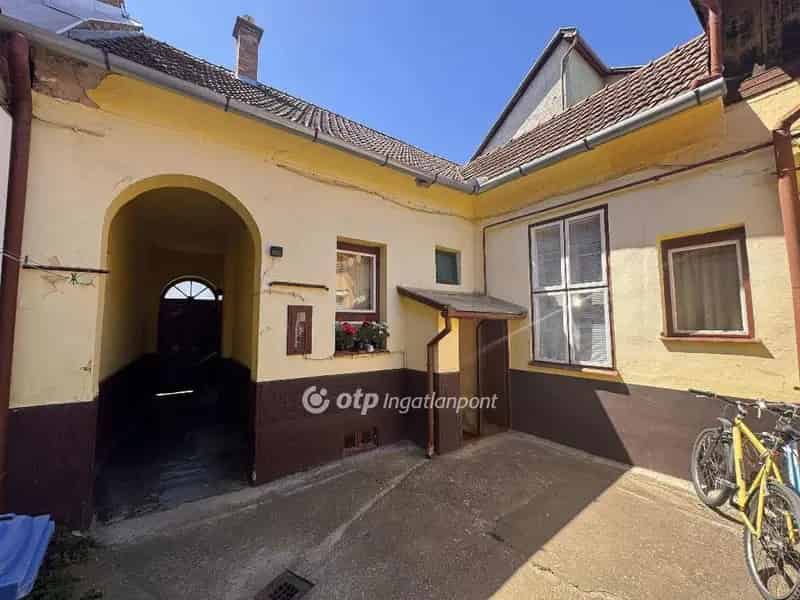 Ház Kiadó , Debreceni járás, Alföld és Észak