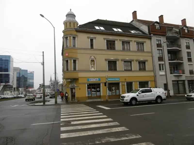 Miskolc belvaros Petőfi ter iroda kiado