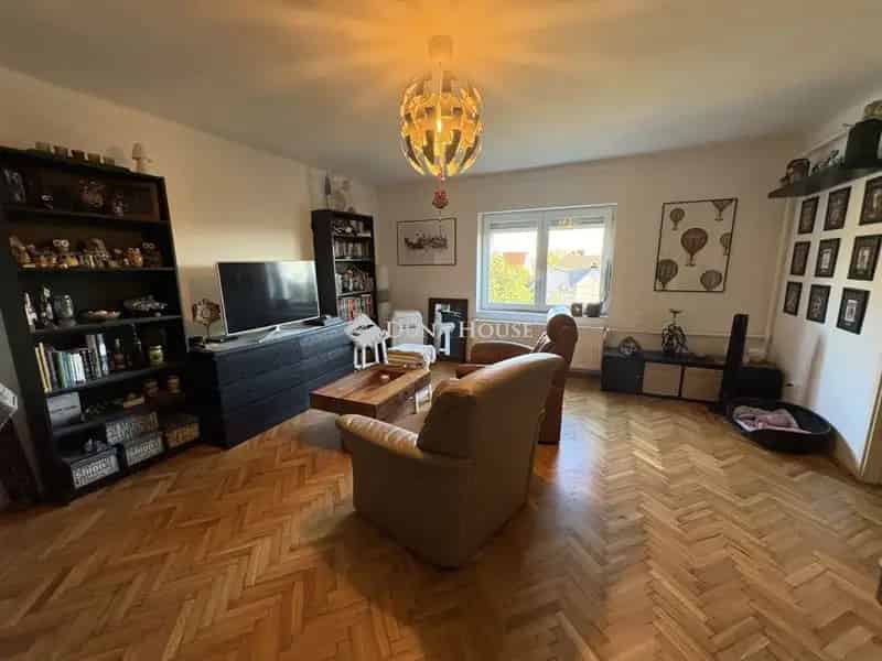 Ház Kiadó , Magyarürögi út, Pécs, Dunántúl