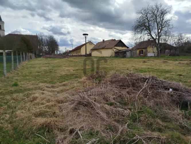 Újszászi eladó telek, T039690