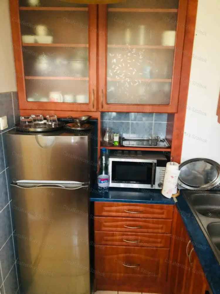 Szolnok 75m2 3 szobás lakás eladó - garázs opcióval