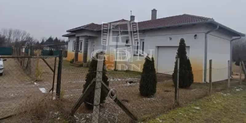 Ház Kiadó , Kecskemét, Alföld és Észak
