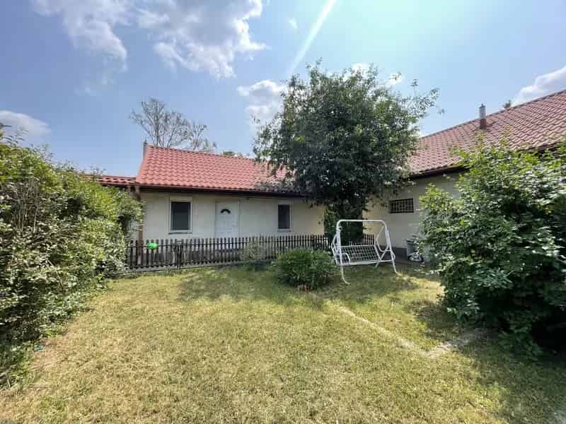 Ház Kiadó , Érdi járás, Közép-Magyarország