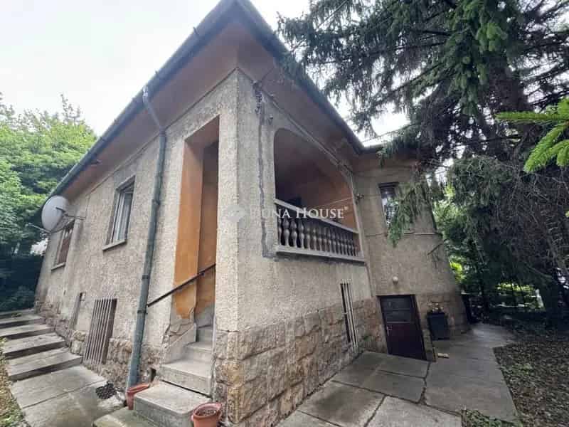 Telek Kiadó , Budapest, Közép-Magyarország
