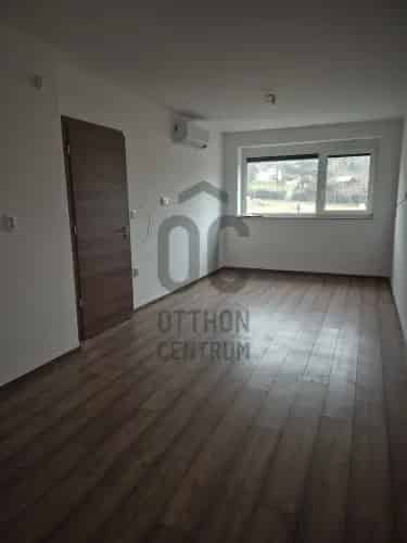 Balatonfüredi eladó újépítésű családi ház, U0047690