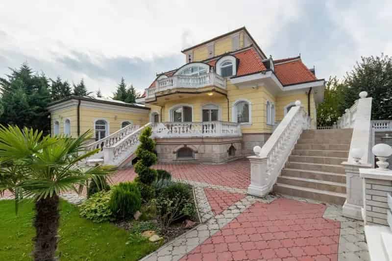 Ház Kiadó , Dunakeszi járás, Közép-Magyarország