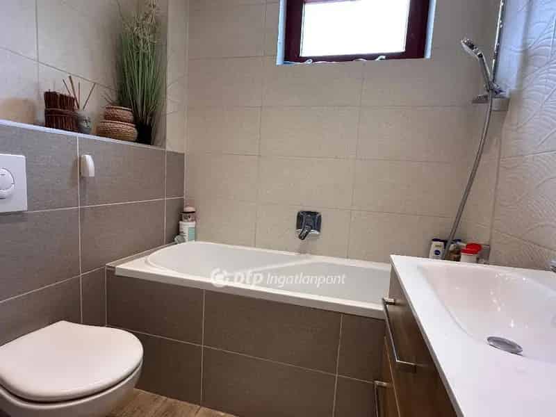 Ház Kiadó , Budapest, Közép-Magyarország