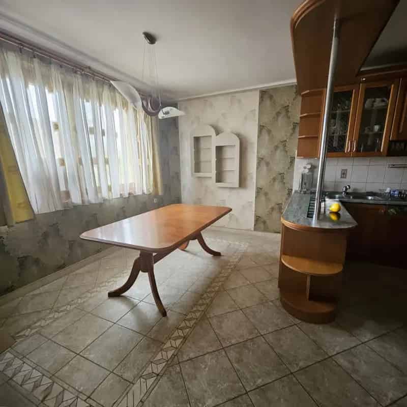 Ház Kiadó , Dabasi járás, Közép-Magyarország