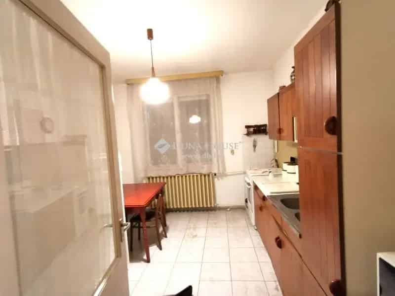 Ház Kiadó , Érdi járás, Közép-Magyarország