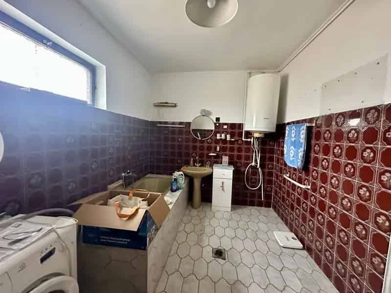 Ház Kiadó , Érdi járás, Közép-Magyarország
