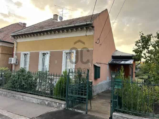 Budapest XVI. kerületi eladó családi ház, DHZ063865