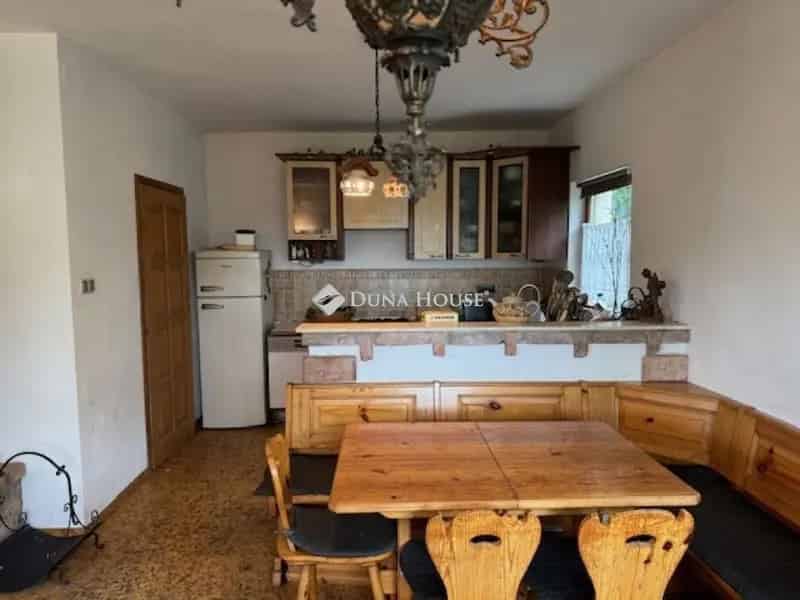 Ház Kiadó , Szentendrei járás, Közép-Magyarország