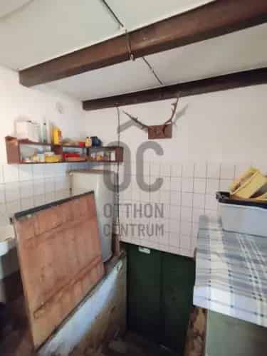 Kőröshegyi eladó nyaraló, NY012302