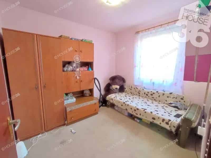 Ház Kiadó , Nagykőrösi járás, Közép-Magyarország