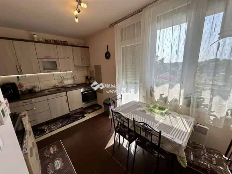 Lakás Eladó , Nagykőrös, Közép-Magyarország