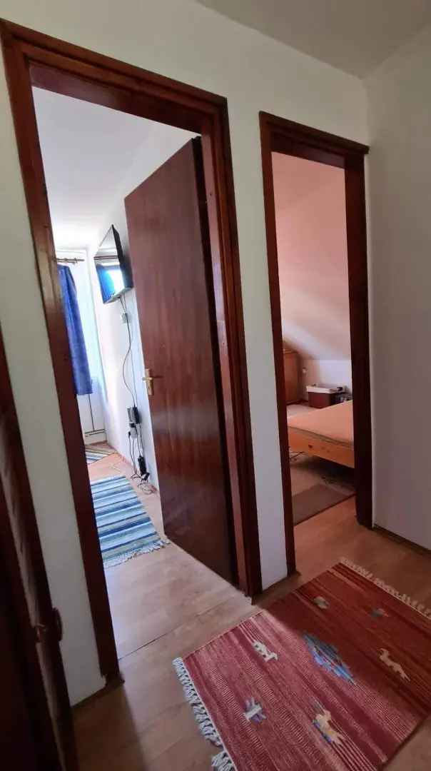 Ház Kiadó , Szentendrei járás, Közép-Magyarország