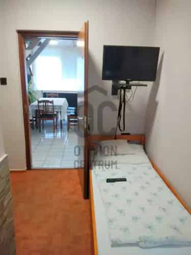 Pákai eladó kereskedelmi ingatlan, UZ013796