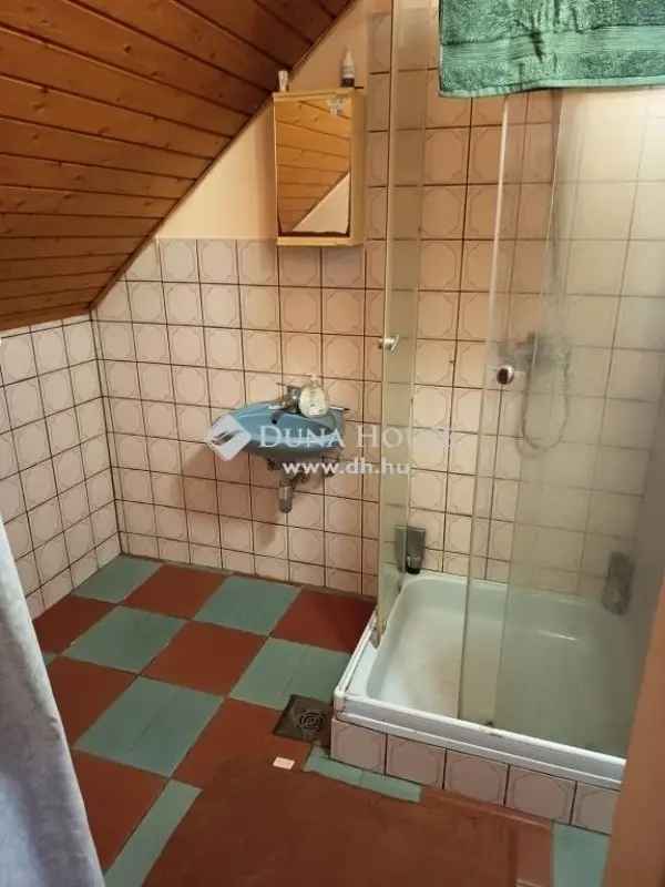 Ház Kiadó , Ceglédi járás, Közép-Magyarország