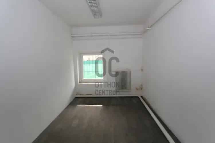 Gödi kiadó kereskedelmi ingatlan, UZ018388