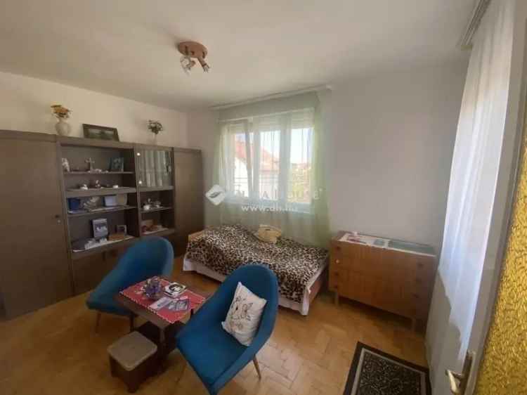 Ház Kiadó , Budapest, Közép-Magyarország