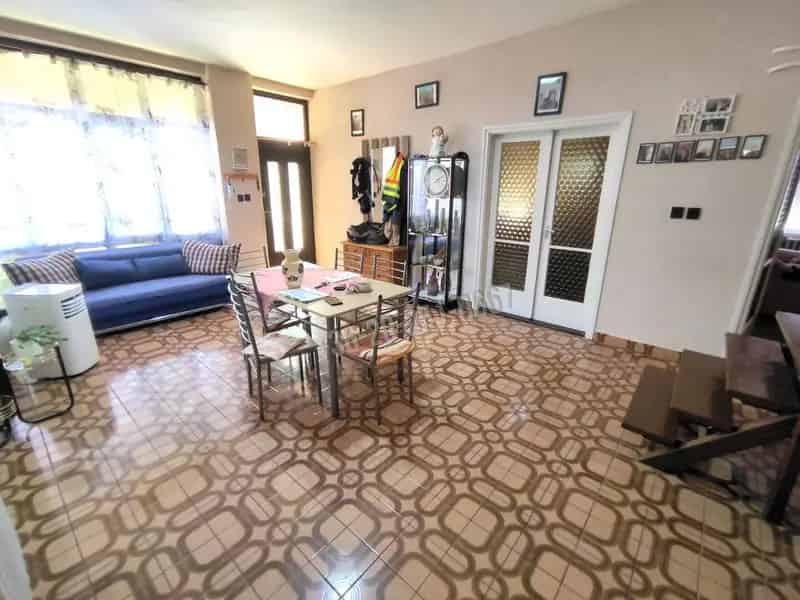 Ház Kiadó , Mohácsi járás, Dunántúl