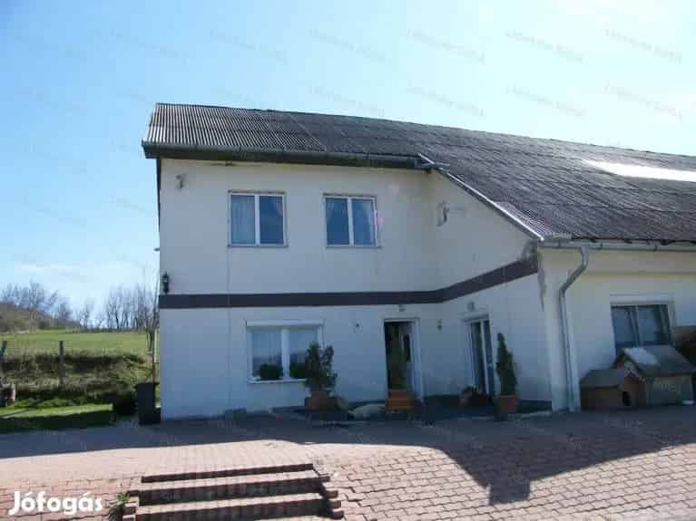 Falusi Birtok Siofok Kozelében 26000 m2 Telekkel