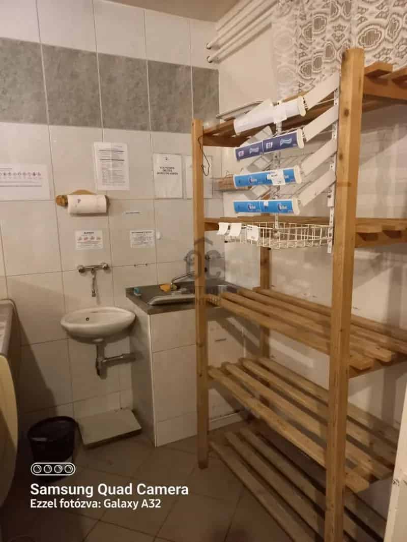 90 m2-es vegyesbolt Alsószentivánon családi házzá alakítható