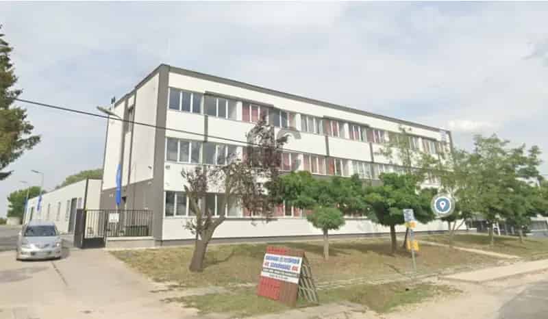 Ceglédi kiadó kereskedelmi ingatlan, UZ018232