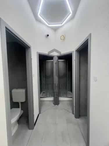 Téti eladó kereskedelmi ingatlan, UZ018622