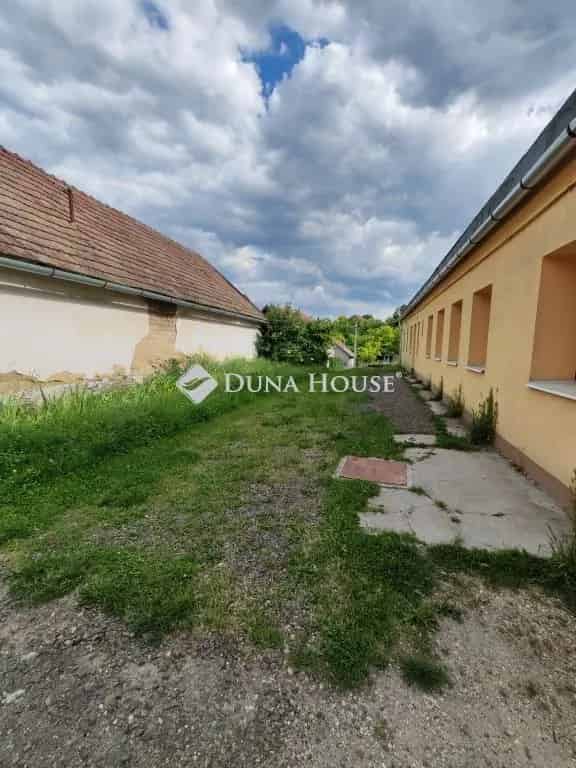 Ház Kiadó , Monori járás, Közép-Magyarország