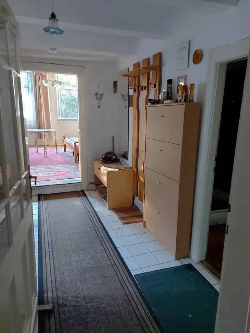 Ház Kiadó , Szentendrei járás, Közép-Magyarország